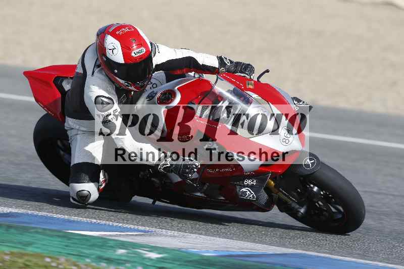 /Archiv-2024/01 26.-28.01.2024 Moto Center Thun Jerez/Gruppe schwarz-black/864